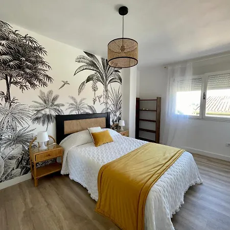 Piso Familiar Cerca De Playa * ポブラ・ド・カラミニャル